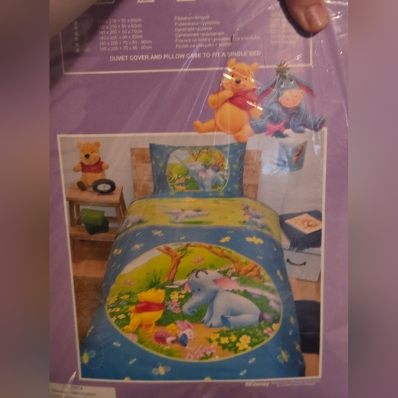 Winnie the Pooh -Twin Duvet Cover and Pillowcase - Picture 2 of 4